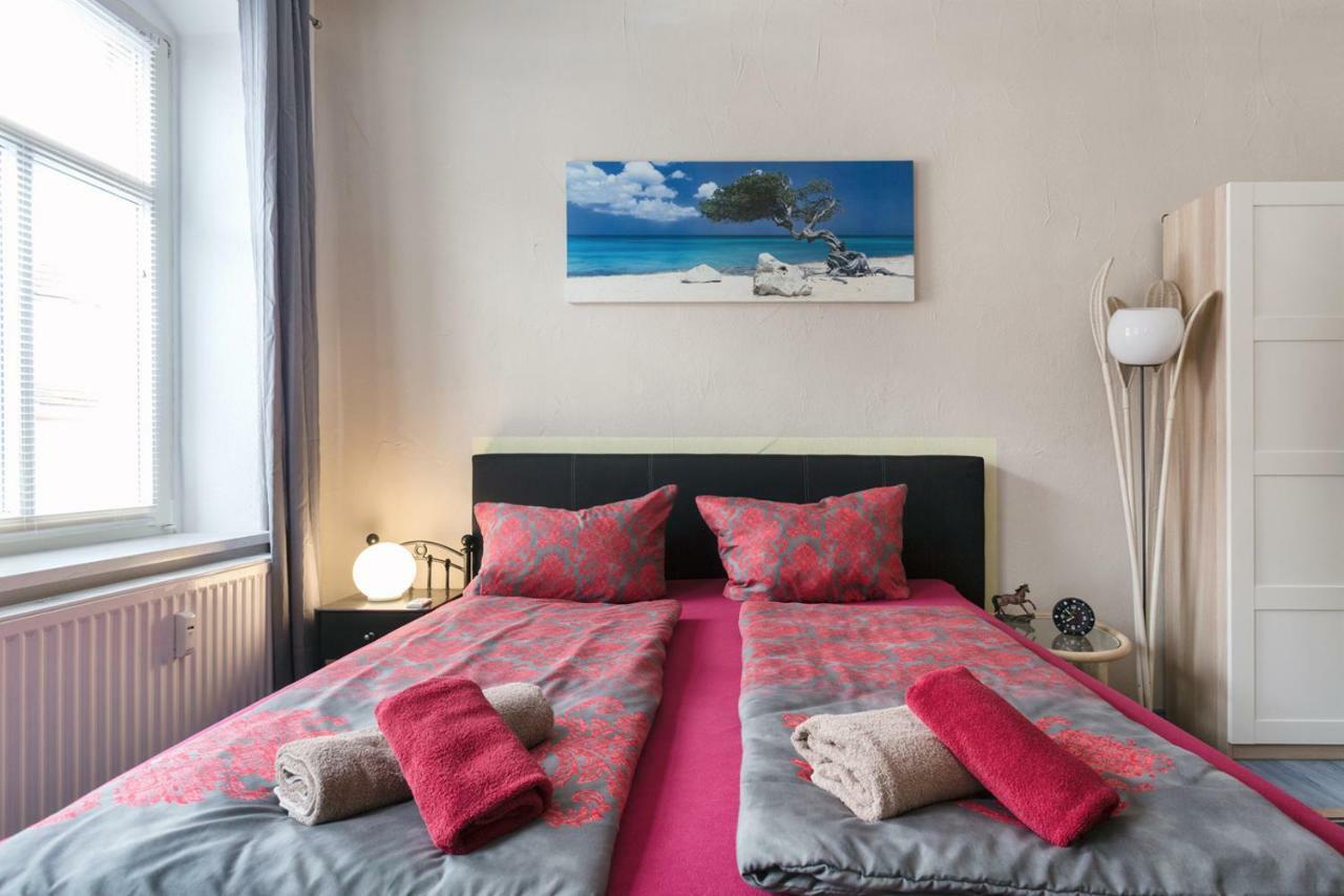 Ferienwohnung Residenz Bis 6 Gaeste , Ferienwohnung Dresden Bis 4 Gaeste, Ferienwohnung Elbflorenz Bis 2 Gaeste Esterno foto